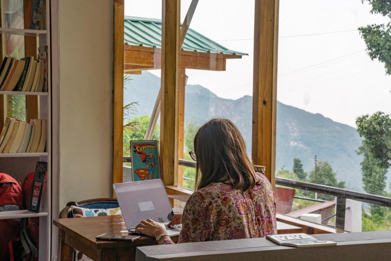 Alt Life - Dharamkot Hostel McLeod Ganj Bagian luar foto