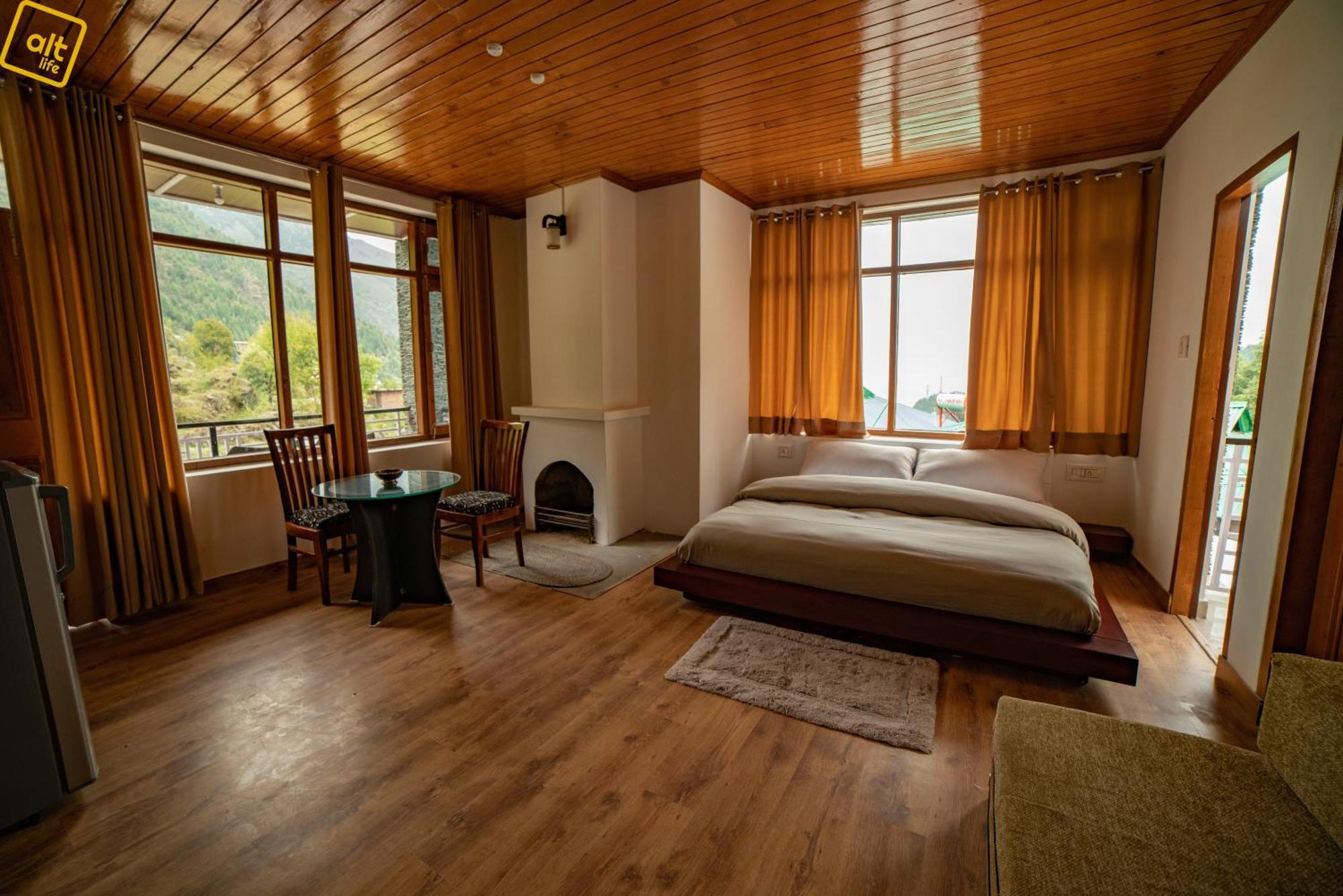 Alt Life - Dharamkot Hostel McLeod Ganj Bagian luar foto