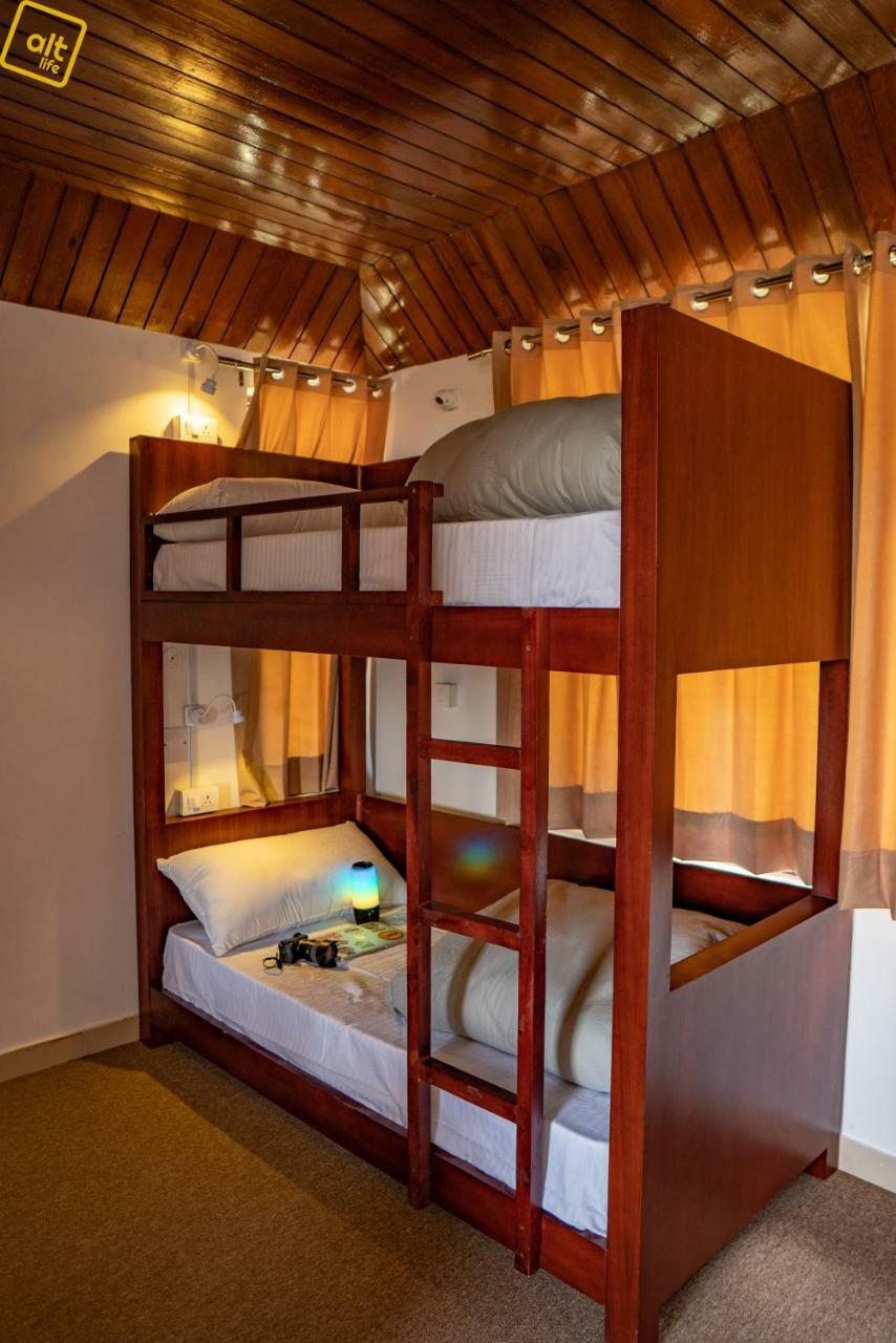 Alt Life - Dharamkot Hostel McLeod Ganj Bagian luar foto