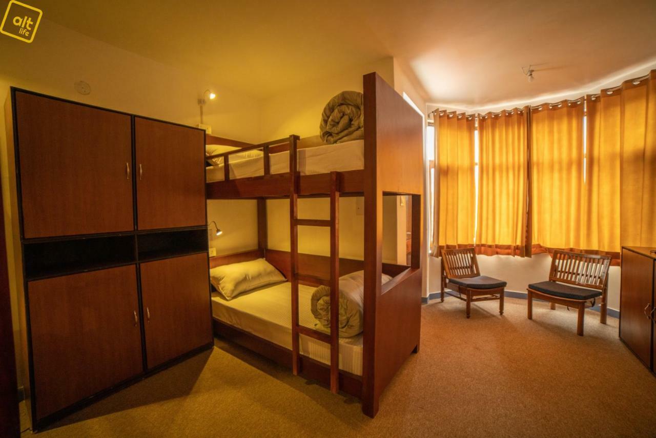Alt Life - Dharamkot Hostel McLeod Ganj Bagian luar foto
