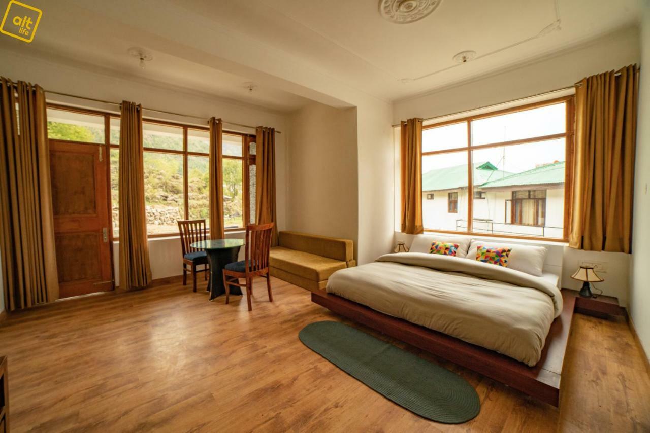 Alt Life - Dharamkot Hostel McLeod Ganj Bagian luar foto